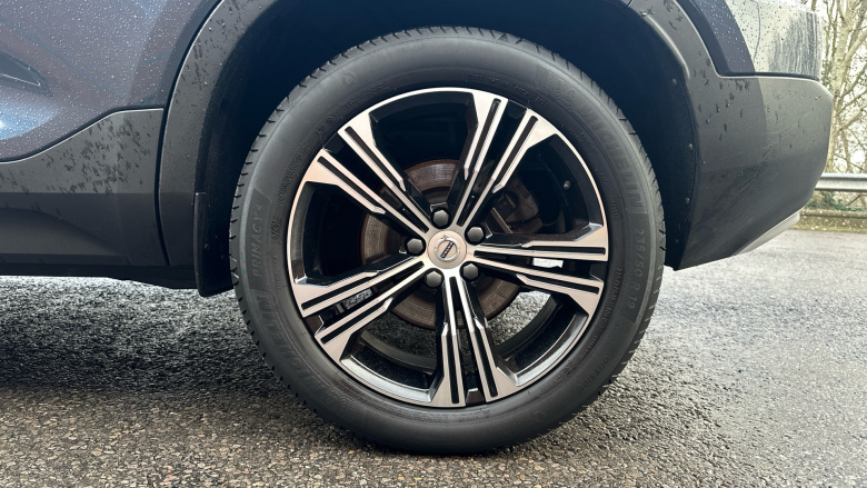 Volvo Xc40 2.0 B4P Inscription Pro 5dr Auto Petrol Estate